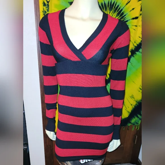 Guess bodycon dress - Picture 1 of 8